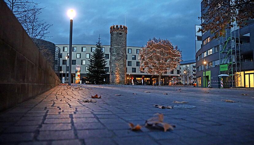 Die Innenstadt ist leer und wird vorerst leer bleiben: Viele Einzelhändler sind schwer getroffen.
Foto: Ralf Seidel Die Innenstadt ist leer und wird vorerst leer bleiben: Viele Einzelhändler sind schwer getroffen.
Foto: Ralf Seidel