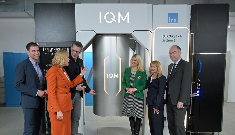 Feierlich ist der neue Quantencomputer Euro-Q-Exa in Betrieb genommen worden.