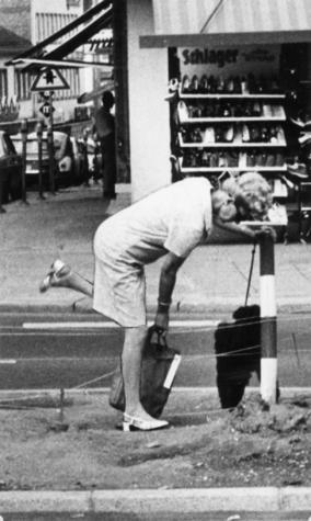 1971: Heilbronner Unterführungen erzählen gleichzeitig die unendliche (Bau-)Geschichte der Allee-Fußgängerüberwege und ihrer  Nutzung. 1971: Heilbronner Unterführungen erzählen gleichzeitig die unendliche (Bau-)Geschichte der Allee-Fußgängerüberwege und ihrer  Nutzung.