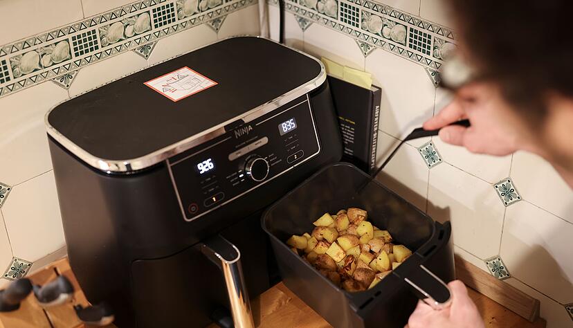 Gew&uuml;rzmischungen, Schalen, vorgeschnittene Papiere: F&uuml;r Airfryer gibt es mittlerweile viele Zusatzprodukte.