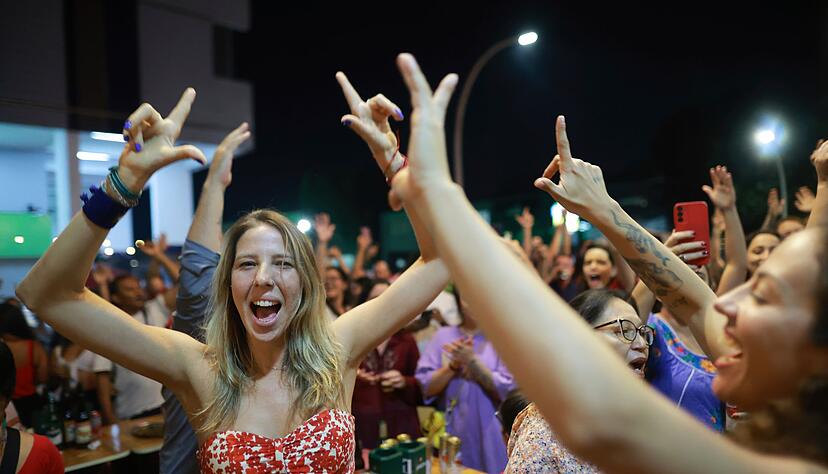 Nach der Verurteilung Bolsonaros zu einer langen Haftstrafe feiern seine Gegner.