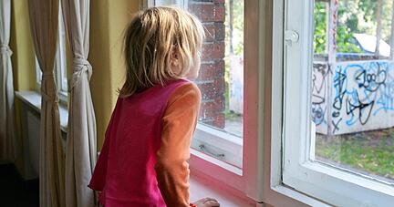 Auch wenn in den Schulen wieder Normalbetrieb herrscht: Bei Kindern und Jugendlichen können die Folgen von Corona noch lange nachwirken.
Fotos: dpa/Krezer