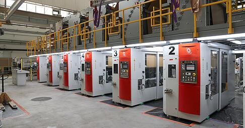 Einen mittleren einstelligen Millionenbetrag hat Contitech f&uuml;r die neue Tiefdruckmaschine in Wei&szlig;bach investiert und das Werk damit f&uuml;r die Zukunft fit gemacht.