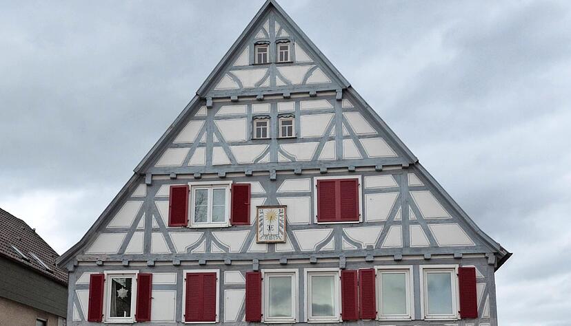 Ein schmuckes Fachwerkhaus: Die ehemalige Gaststätte Zum Adler, die heutige Metzgerei Schütz, diente einst in Großgartach auch als Poststation.