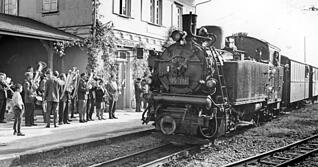 Am 16. Oktober 1963 kommt ein Tross Berliner Journalisten mit der Zabergäubahn in Brackenheim an.
Fotos: privat Am 16. Oktober 1963 kommt ein Tross Berliner Journalisten mit der Zabergäubahn in Brackenheim an.
Fotos: privat