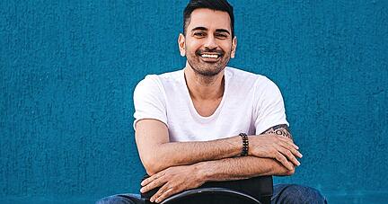 "Ich finde es in Ordnung, wenn Humor auch mal Grenzen &uuml;berschreitet": Comedian Tan &Ccedil;aglar.

Foto: Robert Strehler