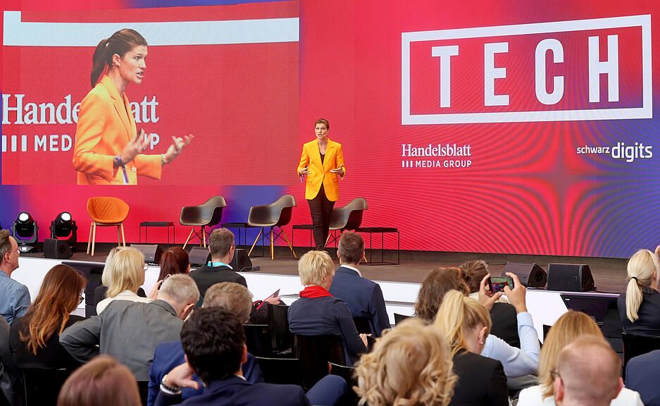 Schon im Vorfeld ist die zentrale Botschaft der erstmals ausgerichteten Zukunftskonferenz deutlich: Europa kann beim Thema Digitalisierung aufholen. Schon im Vorfeld ist die zentrale Botschaft der erstmals ausgerichteten Zukunftskonferenz deutlich: Europa kann beim Thema Digitalisierung aufholen.