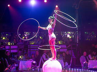 Am Freitagabend startete der Radio Ton Gourmet-Palast auf der Heilbronner Theresienweise in die elfte Spielzeit. Am Freitagabend startete der Radio Ton Gourmet-Palast auf der Heilbronner Theresienweise in die elfte Spielzeit.