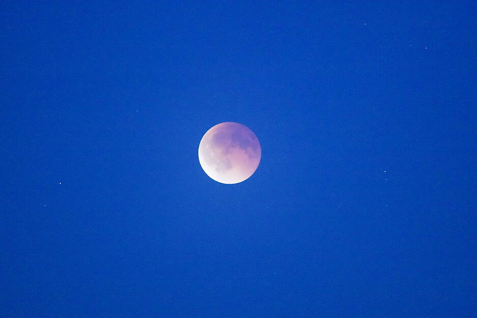 Die totale Mondfinsternis ist am Sonntagabend über Heilbronn und der Region zu sehen.