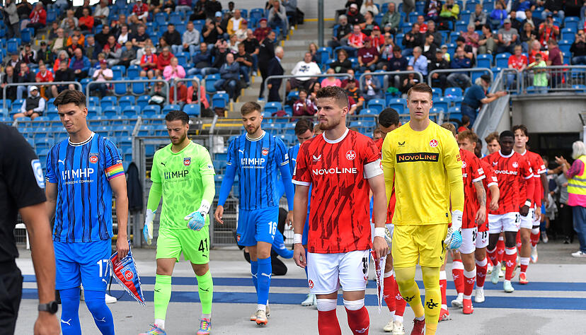 Der Bundesligist Heidenheim spielte gegen den Zweitligisten Kaiserslautern im Heilbronner Frankenstadion.