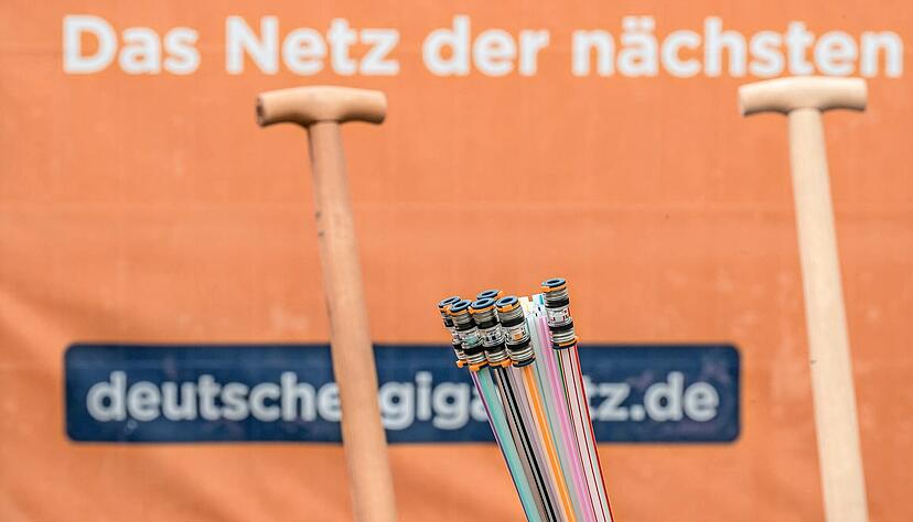 Die Stadt Eppingen und die Deutsche Giganetz warnen vor Betrügern und geben Tipps, wie sich Bürger schützen können. Die Stadt Eppingen und die Deutsche Giganetz warnen vor Betrügern und geben Tipps, wie sich Bürger schützen können.