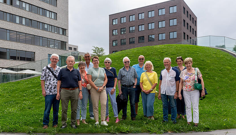 Ein Dutzend Leserinnern und Leser schaut sich den Bildungscampus in Heilbronn an. Ein Dutzend Leserinnern und Leser schaut sich den Bildungscampus in Heilbronn an.