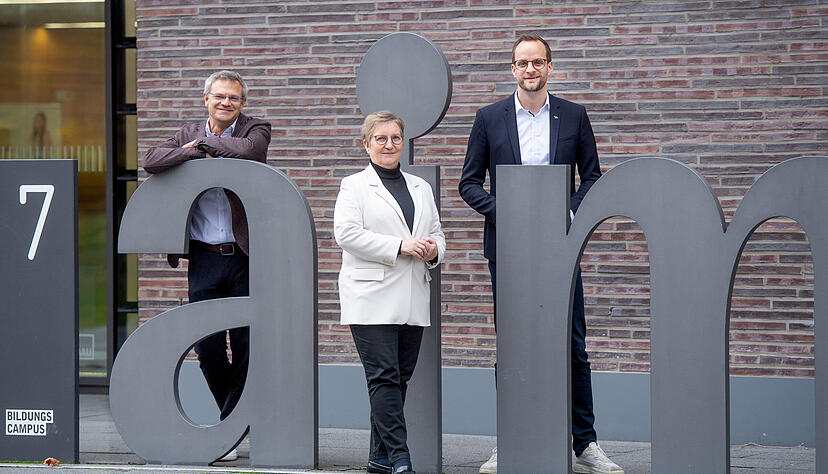 Tatjana Linke mit ihren Nachfolgern an der Spitze der Akademie f&uuml;r Innovative Bildung und Management Heilbronn-Franken: Marco Haaf (links) und Christian Rieck.