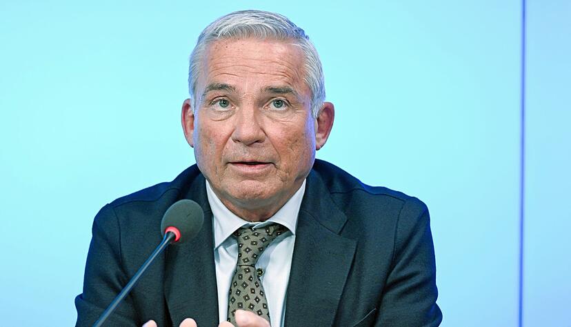 Thomas Strobl (CDU), Innenminister von Baden-Württemberg, spricht im Landtag. Thomas Strobl (CDU), Innenminister von Baden-Württemberg, spricht im Landtag.