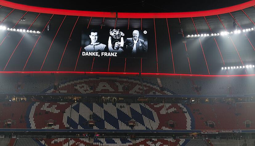 Die Partie der Bayern gegen Hoffenheim steht ganz im Zeichen des Gedenkens an Franz Beckenbauer.
