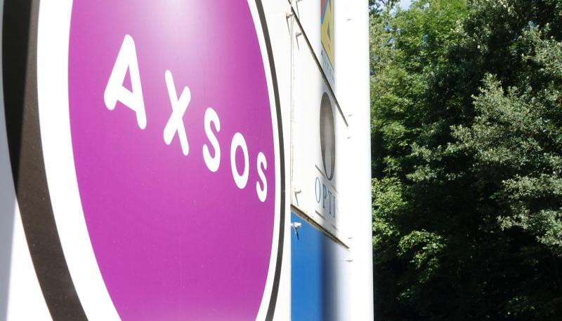Das Firmenschild der IT-Firma Axsos. Das Firmenschild der IT-Firma Axsos.