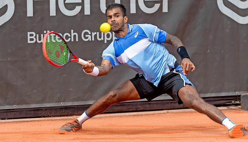 Tennis, ist vor allem Hand-, aber auch Fuß- und nicht zu vergessen Fleißarbeit: Der Inder Sumit Nagal hat am Sonntag den 10. Heilbronner Neckar-Cup gewonnen. Tennis, ist vor allem Hand-, aber auch Fuß- und nicht zu vergessen Fleißarbeit: Der Inder Sumit Nagal hat am Sonntag den 10. Heilbronner Neckar-Cup gewonnen.
