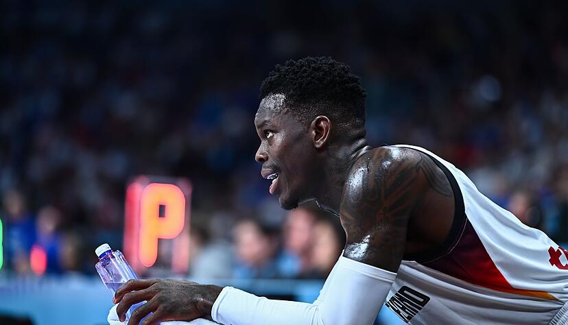 Dennis Schröder beim Halbfinale gegen Finnland.