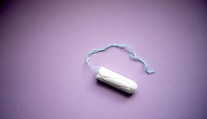Saugstark: Tampons bestehen zum Großteil aus Baumwolle. Sie hat meist weite Transportwege hinter sich. Saugstark: Tampons bestehen zum Großteil aus Baumwolle. Sie hat meist weite Transportwege hinter sich.