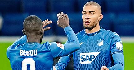 Glückwunsch: Hoffenheims Torschütze Kevin Akpoguma (rechts) jubelt mit Vorlagengeber Ihlas Bebou über den späten 1:1-Ausgleich gegen Gladbach.
Foto: dpa