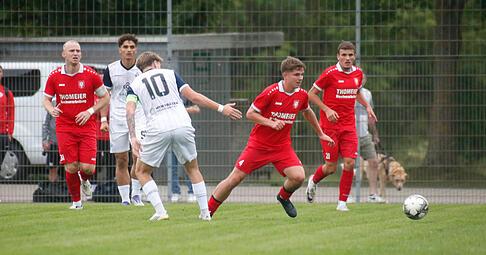 Am Montag steht f&uuml;r Gommersdorf mit Noah Heim und Simon Leis (hinten rechts) das Spiel bei Waldhof II an. Vorher ist das Heimspiel gegen Pforzheim.
Foto: Schmerbeck