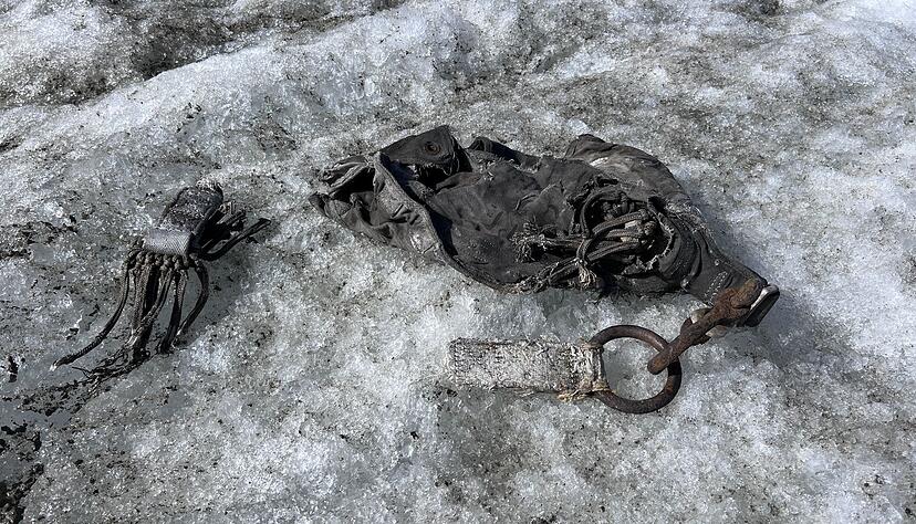 Die Geheimdienstoperation begann in einer Winternacht gegen Kriegsende. Die Geheimdienstoperation begann in einer Winternacht gegen Kriegsende.