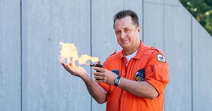 Pr&uuml;fstandfeinwerker Markus Rehberger vom DLR