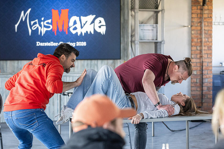 Aus insgesamt 40 Bewerbungen hat die Jury 18 Interessenten ausgewählt und eingeladen. Aus insgesamt 40 Bewerbungen hat die Jury 18 Interessenten ausgewählt und eingeladen.