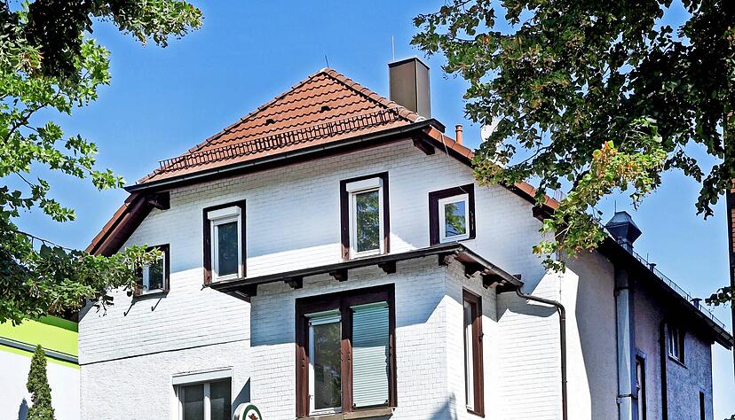 Im Herbst wird das Gebäude, in dem sich früher die Gaststätte Kernerhöhe befand, abgerissen. Anschließend beginnen die Arbeiten für ein Wohnhaus.