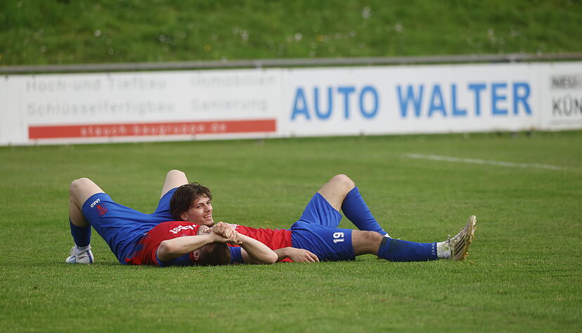 Ausgepumpt: Die Hollenbacher Hannes Scherer (links) und Rejan Omerovic.