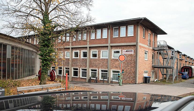 Seit Beginn der Corona-Pandemie ist das B&ouml;ckinger Eisenbahnmuseum geschlossen. Ob und wann es wieder &ouml;ffnet, h&auml;ngt unter anderem auch vom Ausgang eines Rechtsstreits zwischen zwei Vereinen ab, die Teile des Gel&auml;ndes mieten. Foto: Andreas Veigel