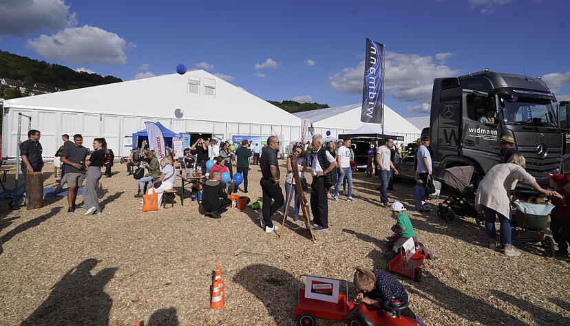 Für alle Altersklassen war etwas geboten auf der 8. Hohenloher Wirtschaftsmesse in Künzelsau. Für alle Altersklassen war etwas geboten auf der 8. Hohenloher Wirtschaftsmesse in Künzelsau.