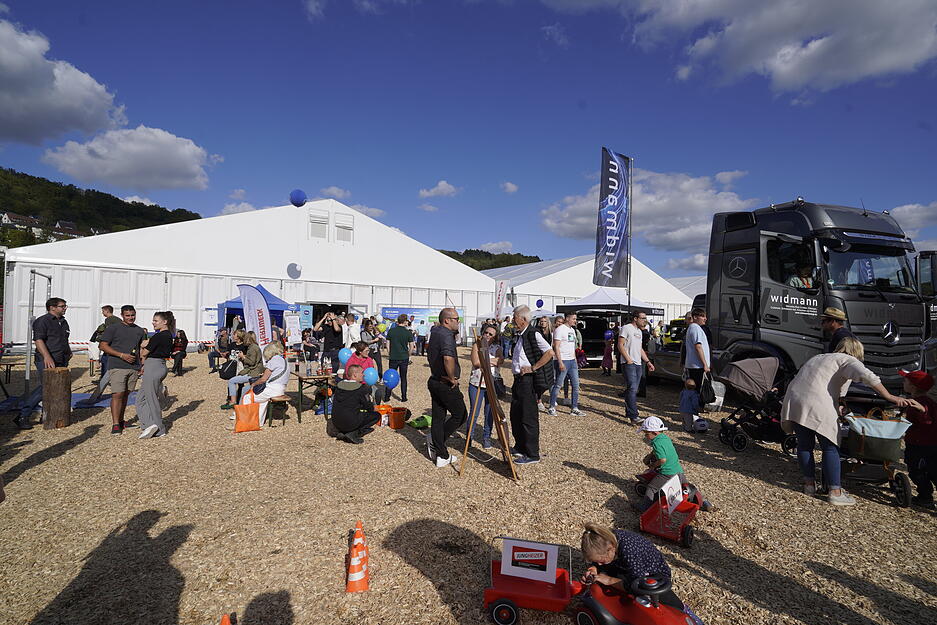 Für alle Altersklassen war etwas geboten auf der 8. Hohenloher Wirtschaftsmesse in Künzelsau. Für alle Altersklassen war etwas geboten auf der 8. Hohenloher Wirtschaftsmesse in Künzelsau.