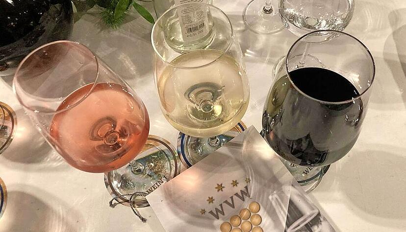An der Prämierung nahmen 73 Betriebe mit 1792 Weinen und 90 Sekten teil. Den Medaillenspiegel zeigt die HSt bald auf einer Blickpunktseite.
Foto: Kilian Krauth