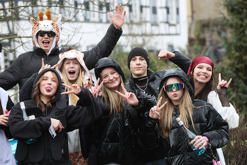 Ausgelassene Stimmung beim Faschingsumzug in Bad Wimpfen mit 15.000 Besuchern