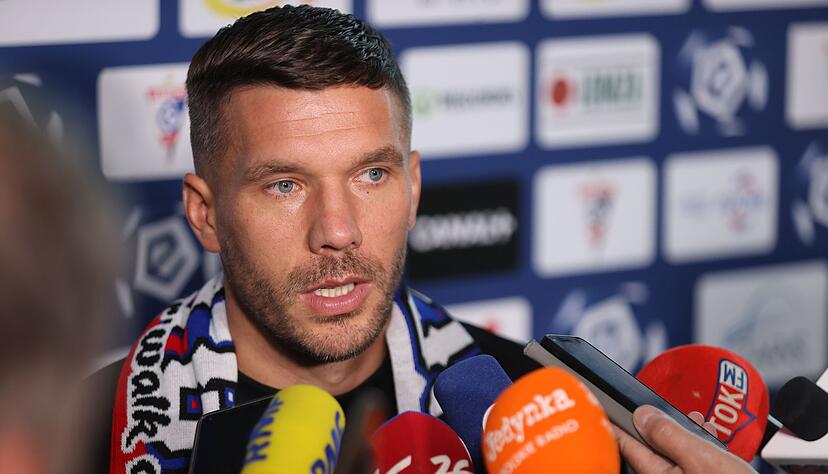 Sah dieses Mal Rot: Lukas Podolski. (Archivbild) Sah dieses Mal Rot: Lukas Podolski. (Archivbild)