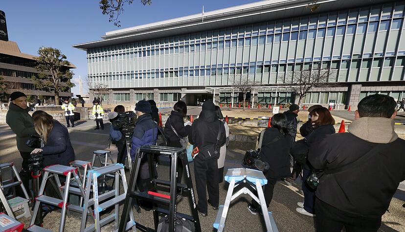 Zur Urteilsverk&uuml;ndung hatten sich Hunderte Menschen angestellt, um einen der 31 &ouml;ffentlichen Pl&auml;tze im Gerichtssaal zu ergattern.