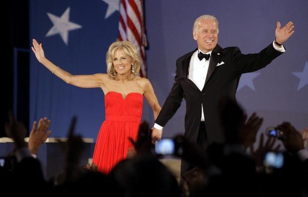 Vizepräsident Joe Biden mit Frau Jill auf einem Ball im Union Station in Washington. Vizepräsident Joe Biden mit Frau Jill auf einem Ball im Union Station in Washington.