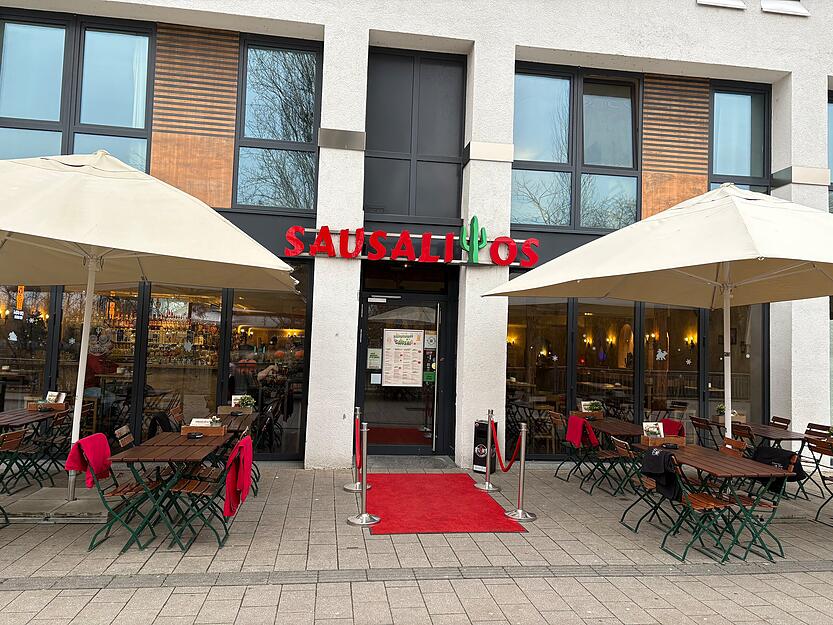 Im Sausalitos in Heilbronn legt DJ David Caruso am 31. Dezember auf. Das Silvester-Special beginnt ab 19 Uhr mit einem Willkommensdrink und einem Vier-Gänge-Menü. Die „New Years Eve“-Party beginnt anschließend. Ab 22 Uhr ist die Bar geöffnet. Der Eintritt ist frei. Die Plätze für das Menü kosten 49,90 Euro.