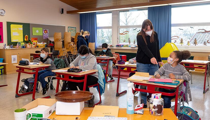 In Grundschulen in der Stadt Heilbronn findet weiterhin Präsenzunterricht statt. Wie es in den weiterführenden Schulen aussieht, ist nicht ganz klar.
Foto: Archiv/Berger In Grundschulen in der Stadt Heilbronn findet weiterhin Präsenzunterricht statt. Wie es in den weiterführenden Schulen aussieht, ist nicht ganz klar.
Foto: Archiv/Berger