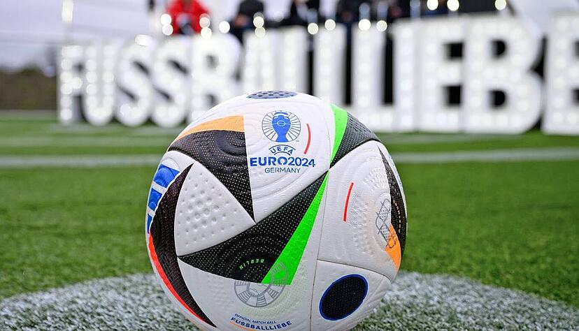 Mitte Juni startet die EM 2024 in Deutschland. Doch welche TV-Sender übertragen die Spiele live?