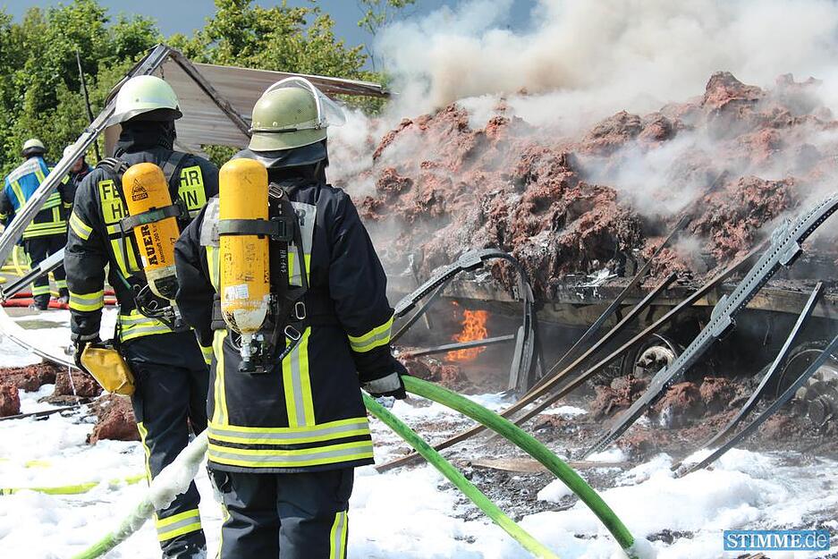 Brennender Lkw auf A6 | 03.06.