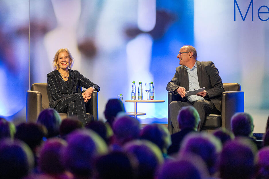 Bei der 61. Abendvorlesung mit Prof. Dr. med. Christiane Tiefenbacher stand das Thema: „Gendermedizin - Frauenherzen schlagen anders“ im Fokus.