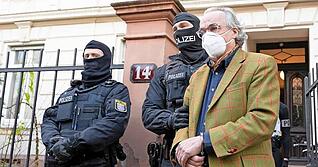 Heinrich XIII Prinz Reuß (rechts) soll der Rädelsführer der Putschisten gewesen sein.
Foto: dpa