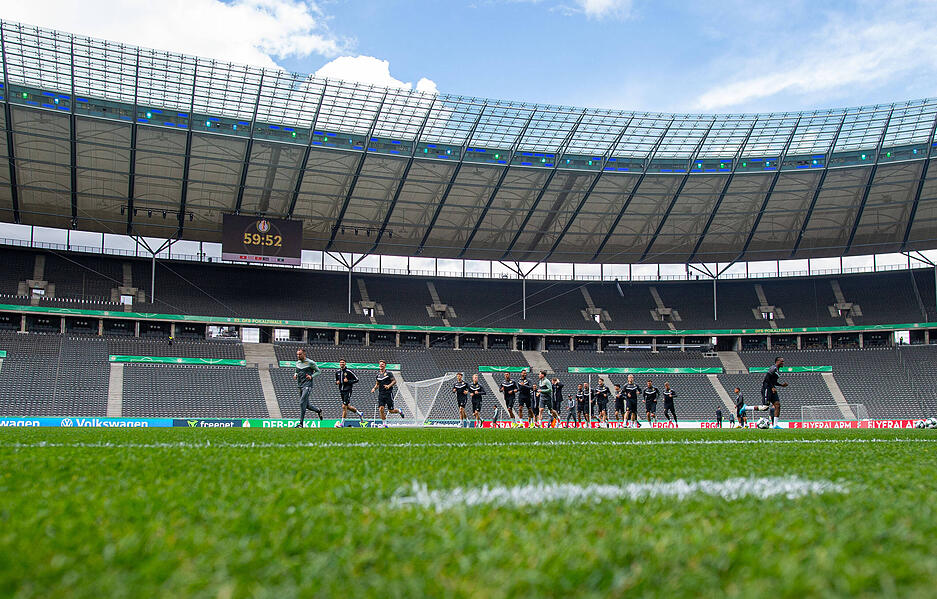Im Olympiastadion spielt der VfB Stuttgart am Samstag, den 24. Mai, das DFB-Pokalfinale gegen Arminia Bielefeld. Im Olympiastadion spielt der VfB Stuttgart am Samstag, den 24. Mai, das DFB-Pokalfinale gegen Arminia Bielefeld.