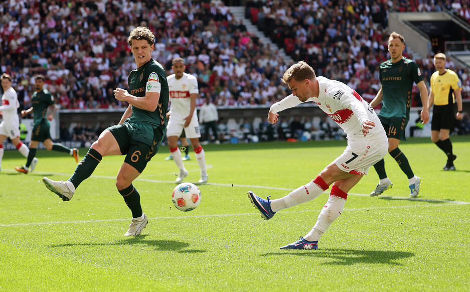 Maximilian Mittelst&auml;dt: Pech beim 0.1, dass der Ball durch die Beine geht. Letztlich aber auch zu weit weg vom Torsch&uuml;tzen. Note: 4