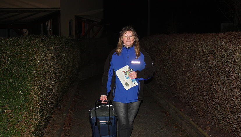 Bis 6 Uhr am Morgen sollten alle Tageszeitungen im Briefkasten liegen. Dafür sorgt Brigitte Jörke-Hohl in Abstatt. Bis 6 Uhr am Morgen sollten alle Tageszeitungen im Briefkasten liegen. Dafür sorgt Brigitte Jörke-Hohl in Abstatt.