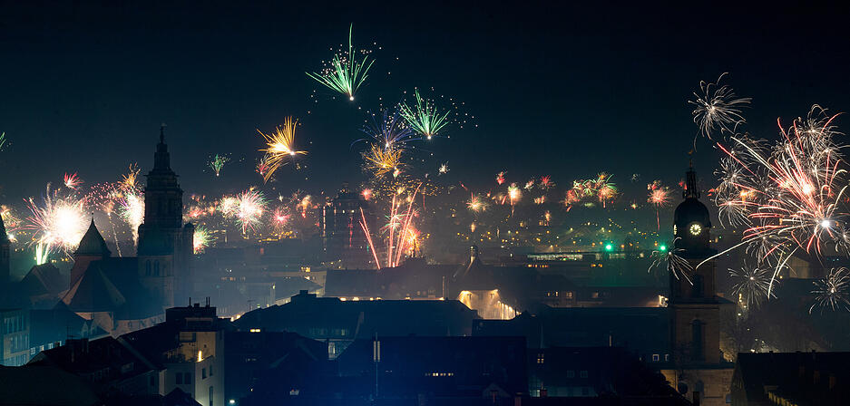 Silvester im Parkhotel und auf dem Theaterschiff Silvester im Parkhotel und auf dem Theaterschiff