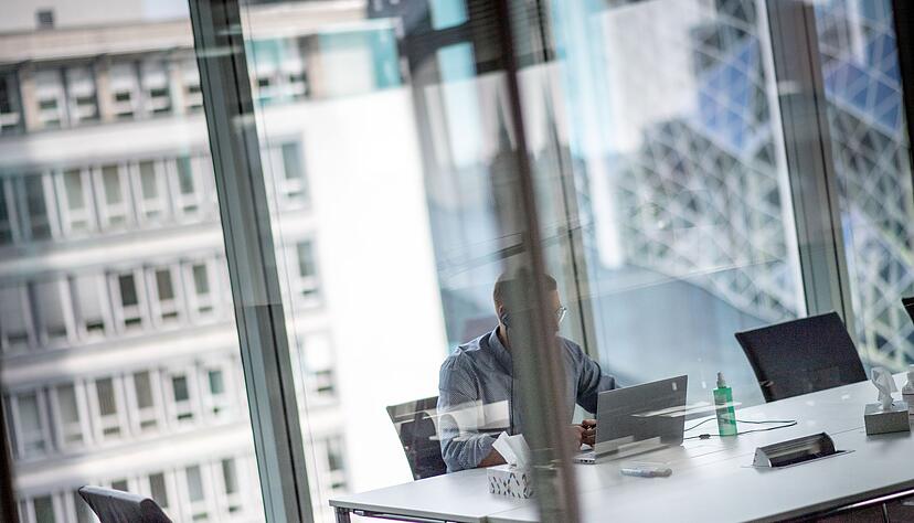 Abfindungsangebot vom Arbeitgeber erhalten? Dann kann es sinnvoll sein, das von einem Profi pr&uuml;fen zu lassen.