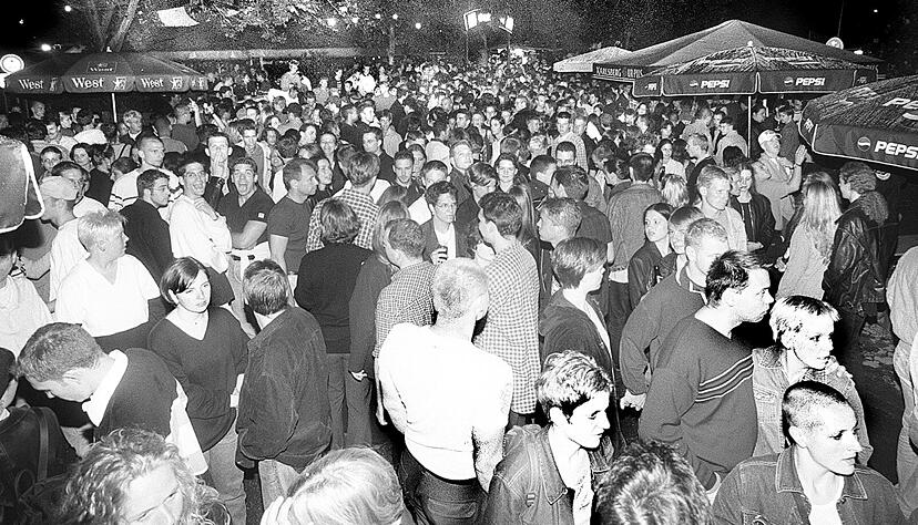 Das erste digital archivierte Stimme-Bild vom Seefest datiert aus dem Jahr 1999. Das erste digital archivierte Stimme-Bild vom Seefest datiert aus dem Jahr 1999.